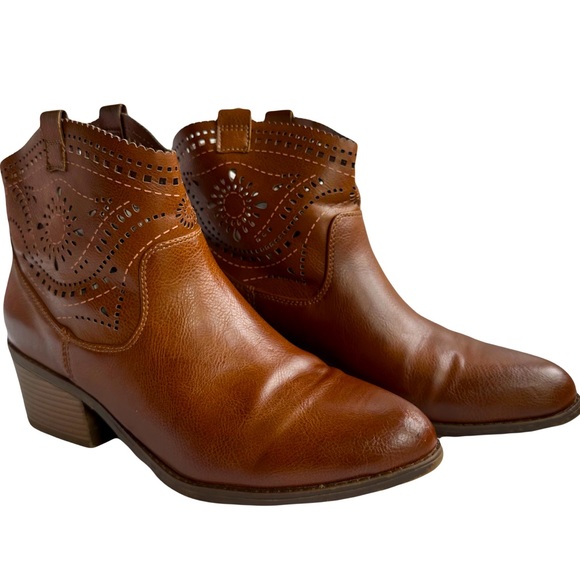 Fergalicious Shoes - Felicitous by Fergie rich brown leather lazer cut women's booties sz 9 SFPF Home
